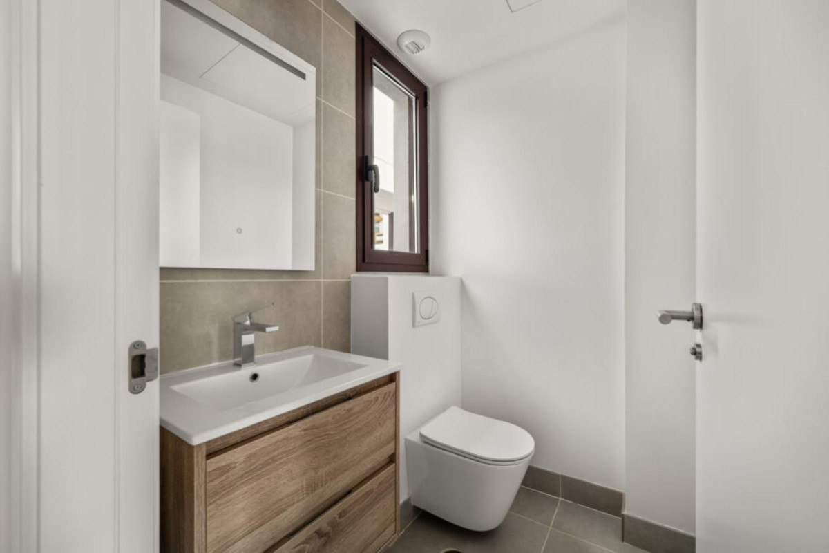 Appartement te koop in Fuengirola | 2 slaapkamers H5347933