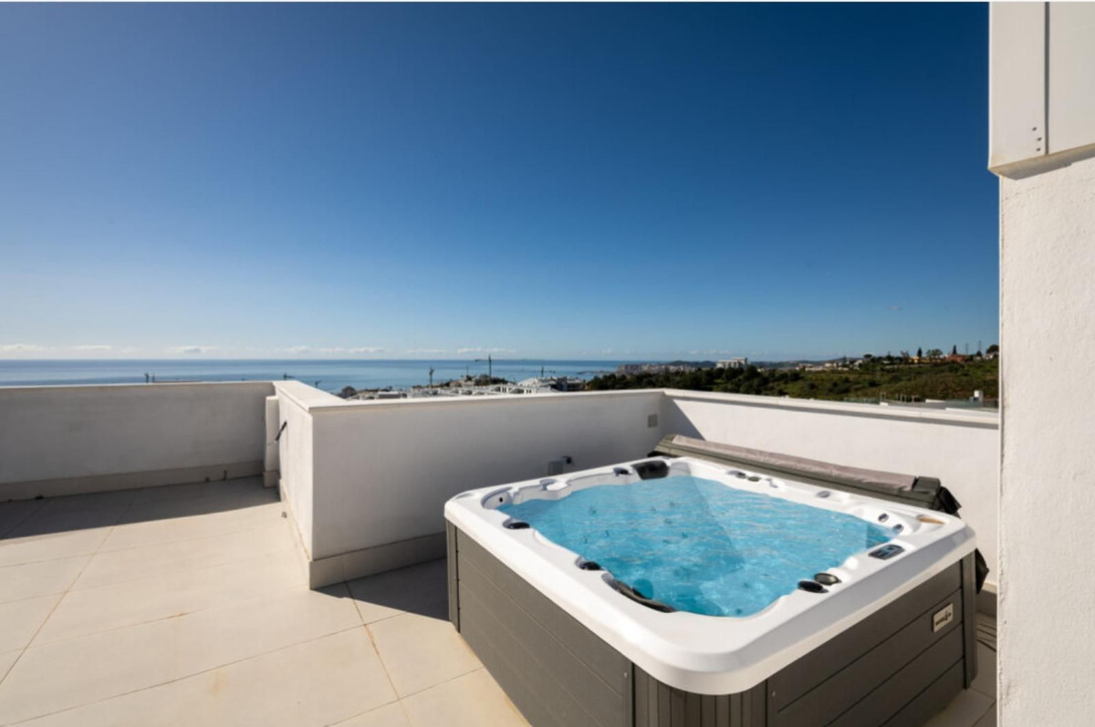 Appartement te koop in Fuengirola | 2 slaapkamers H5347933