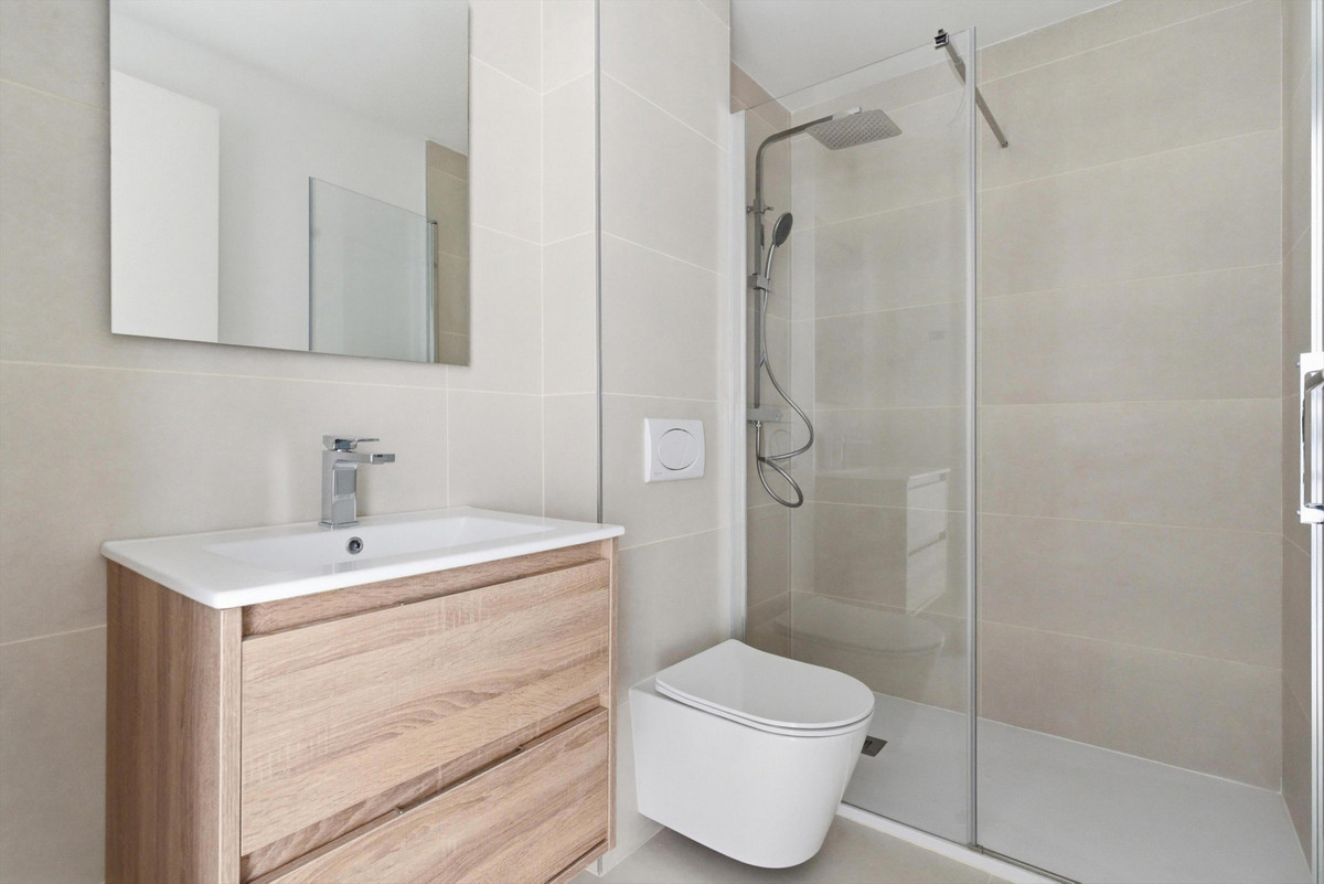 Appartement te koop in Fuengirola | 2 slaapkamers H5357062