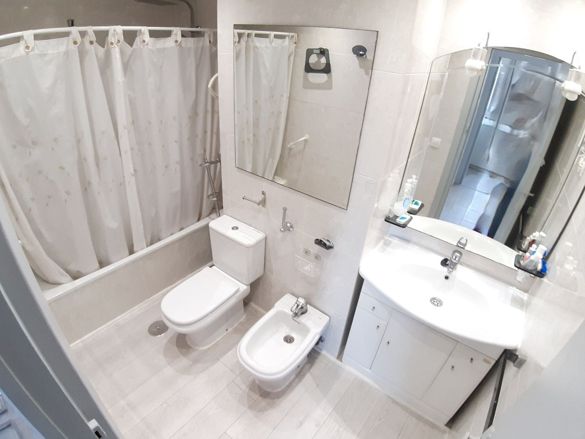 Appartement te koop in Fuengirola | 2 slaapkamers H5361898