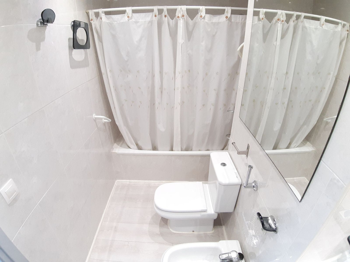 Appartement te koop in Fuengirola | 2 slaapkamers H5361898