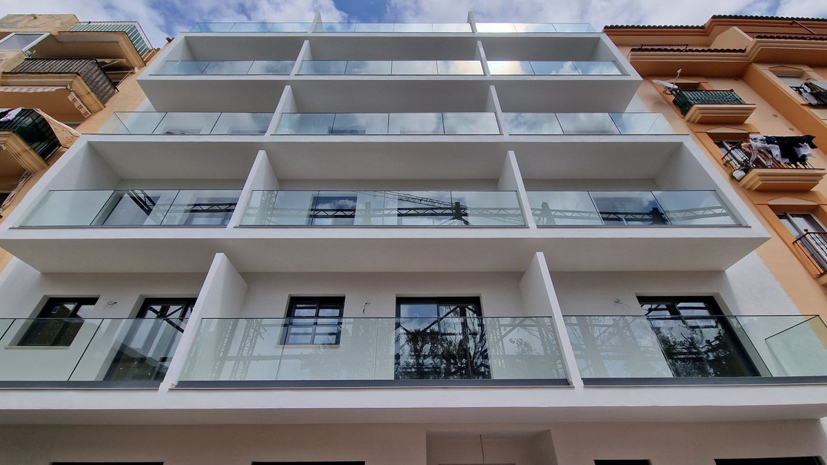 Appartement te koop in Fuengirola | 2 slaapkamers H5375905
