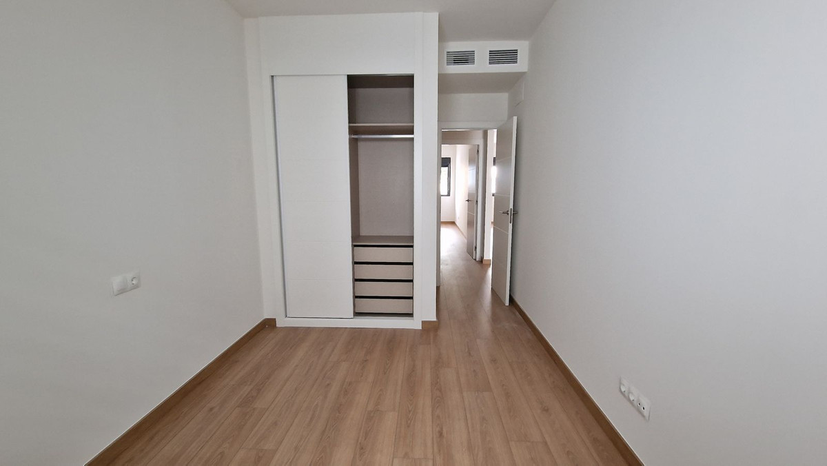 Appartement te koop in Fuengirola | 2 slaapkamers H5375905