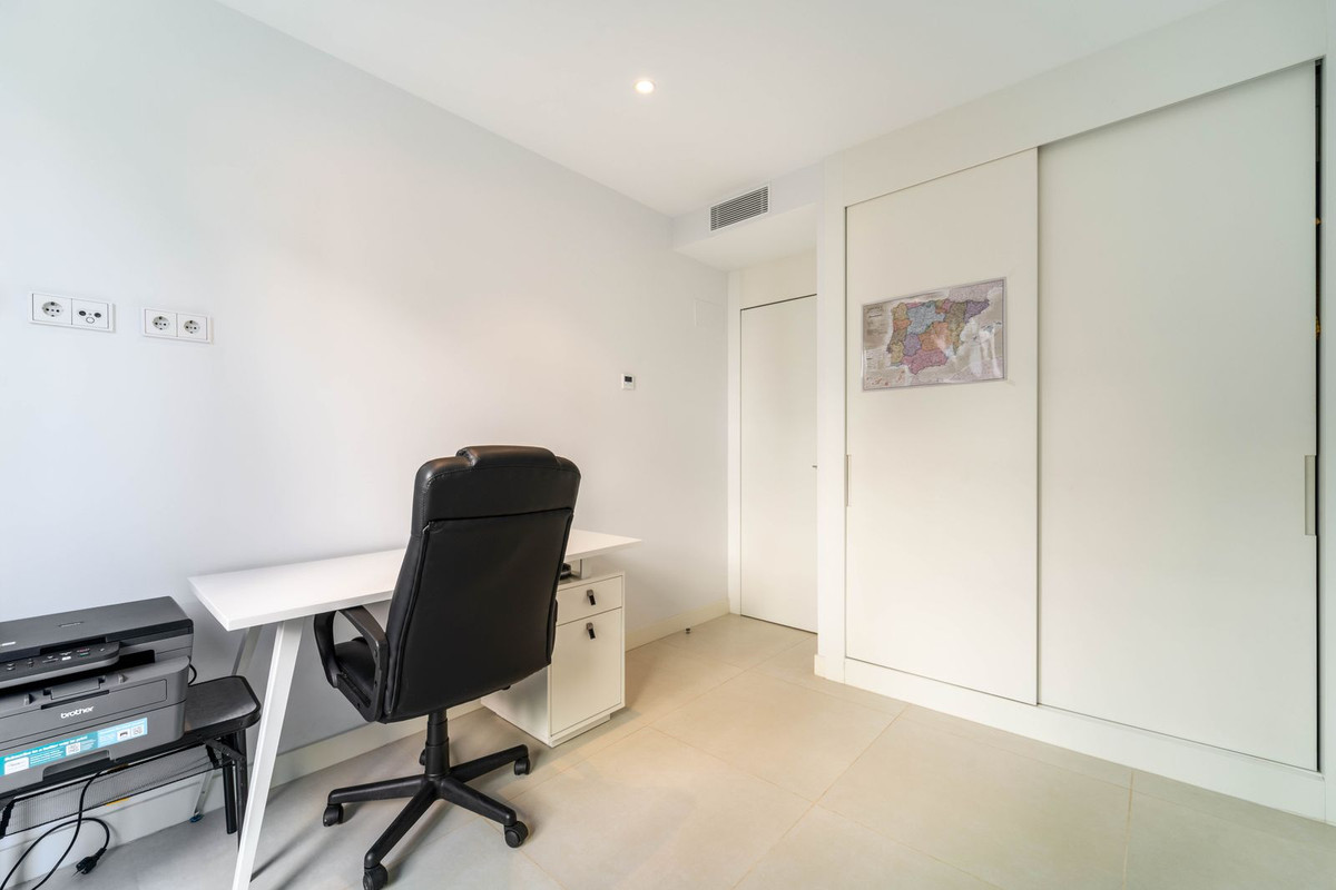 Appartement te koop in Fuengirola | 2 slaapkamers H5393380