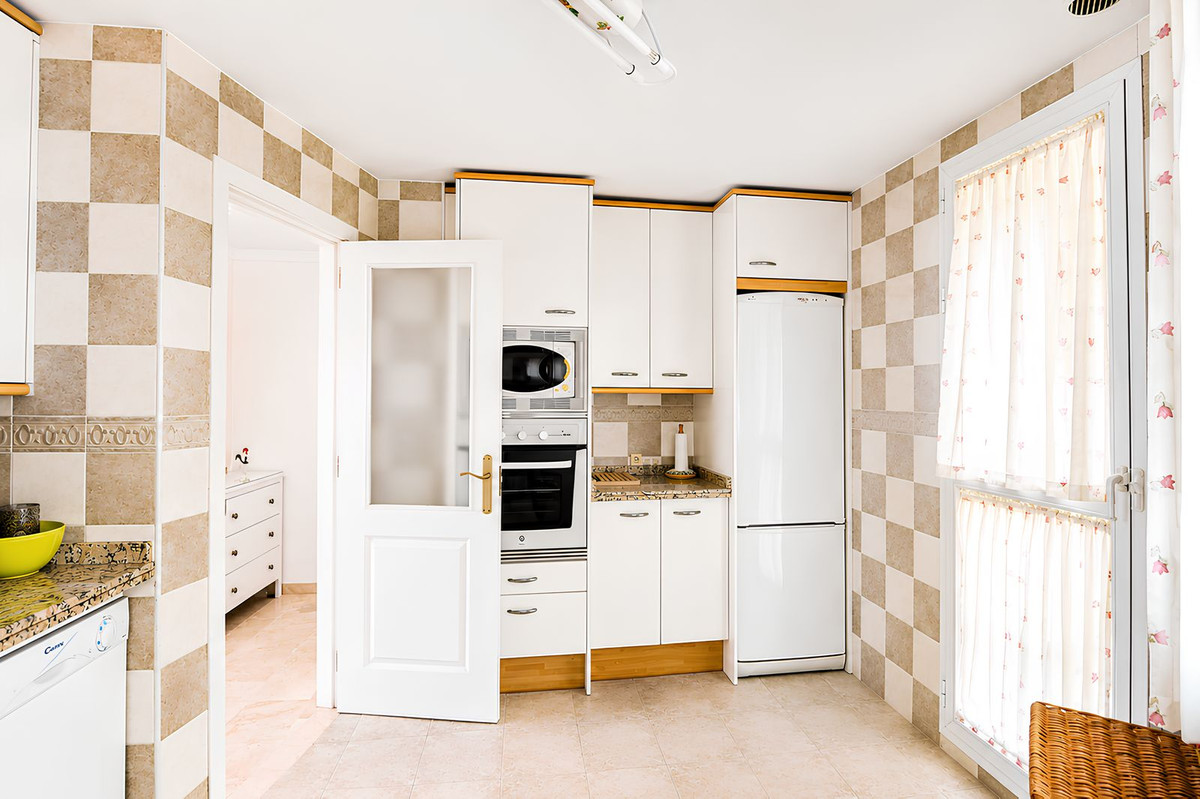 Appartement te koop in Fuengirola | 2 slaapkamers H5394280