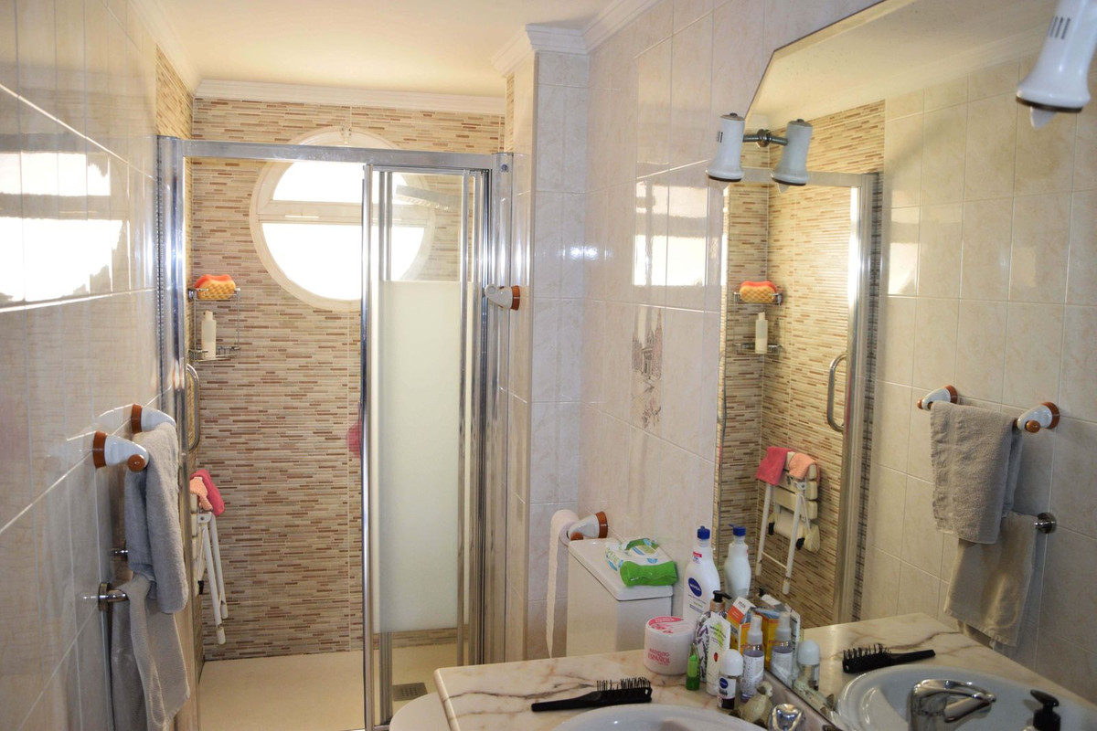 Appartement te koop in Fuengirola | 4 slaapkamers H5412280