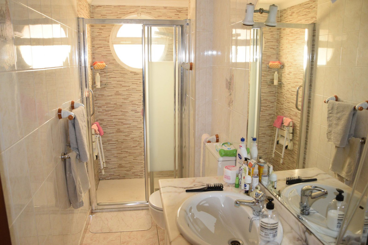 Appartement te koop in Fuengirola | 4 slaapkamers H5412280