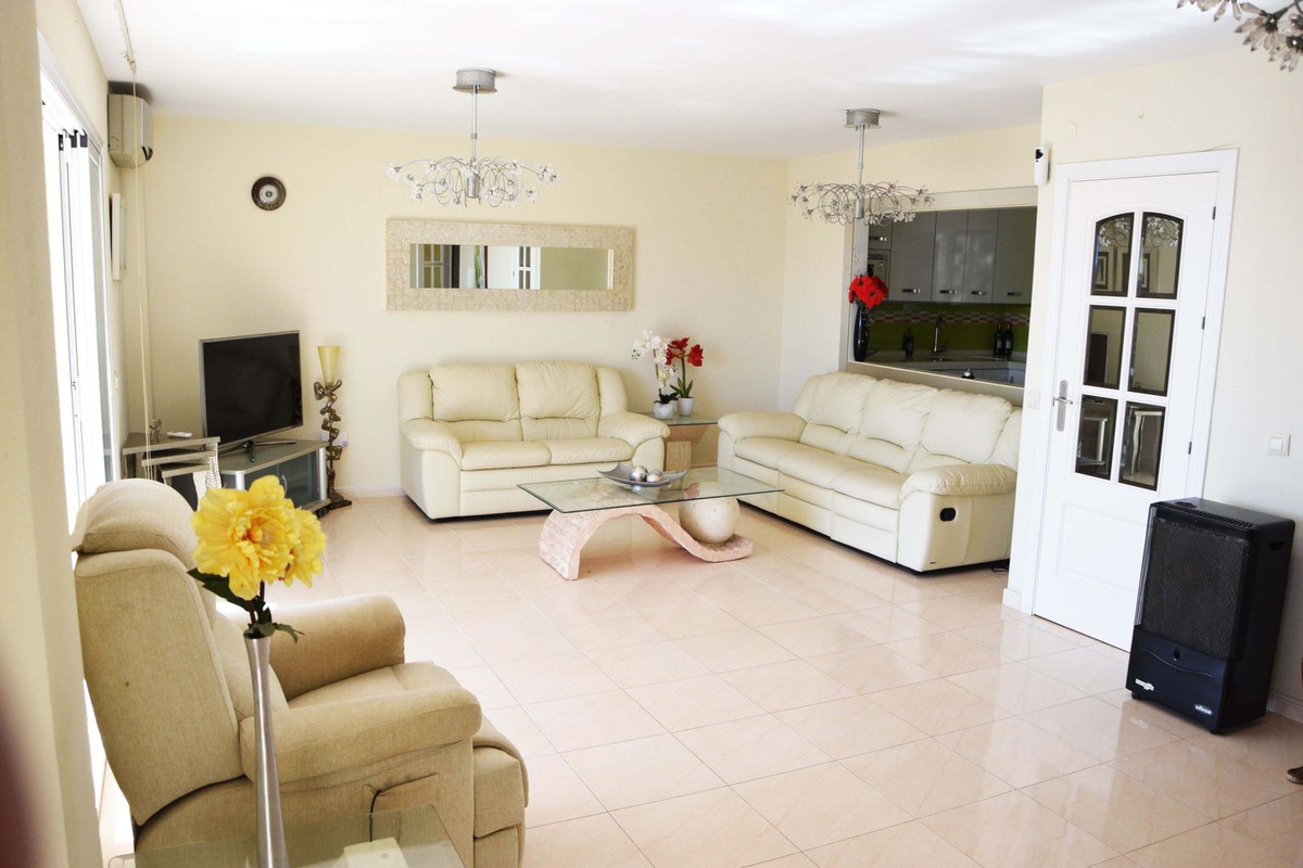 Appartement te koop in Fuengirola | 2 slaapkamers H5412307