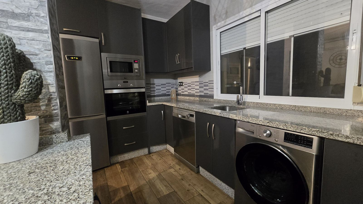 Appartement te koop in Fuengirola | 3 slaapkamers H5424943