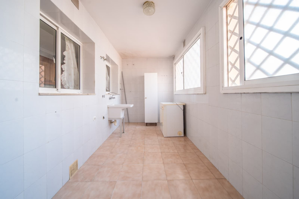 Appartement te koop in Fuengirola | 4 slaapkamers H5438476