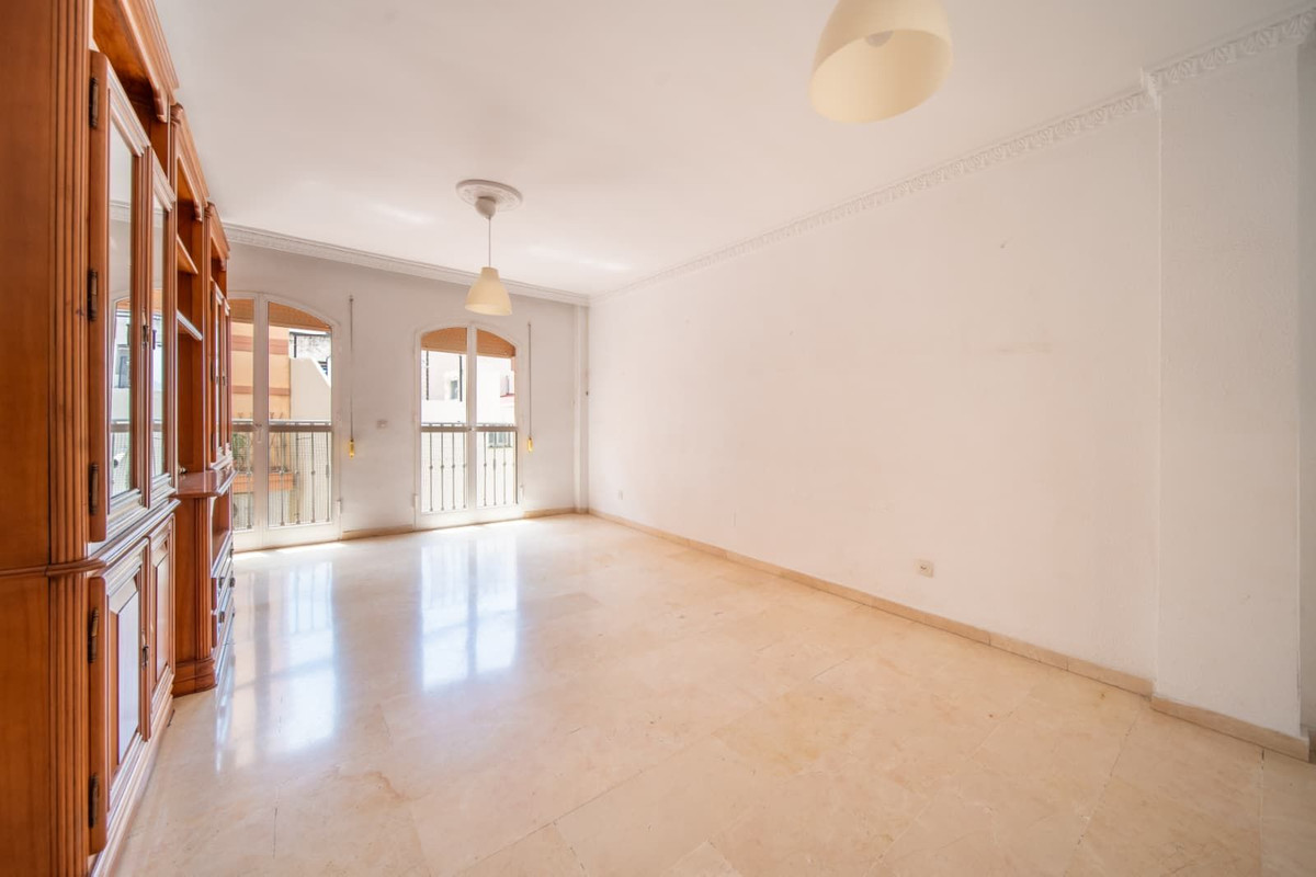 Appartement te koop in Fuengirola | 4 slaapkamers H5438476