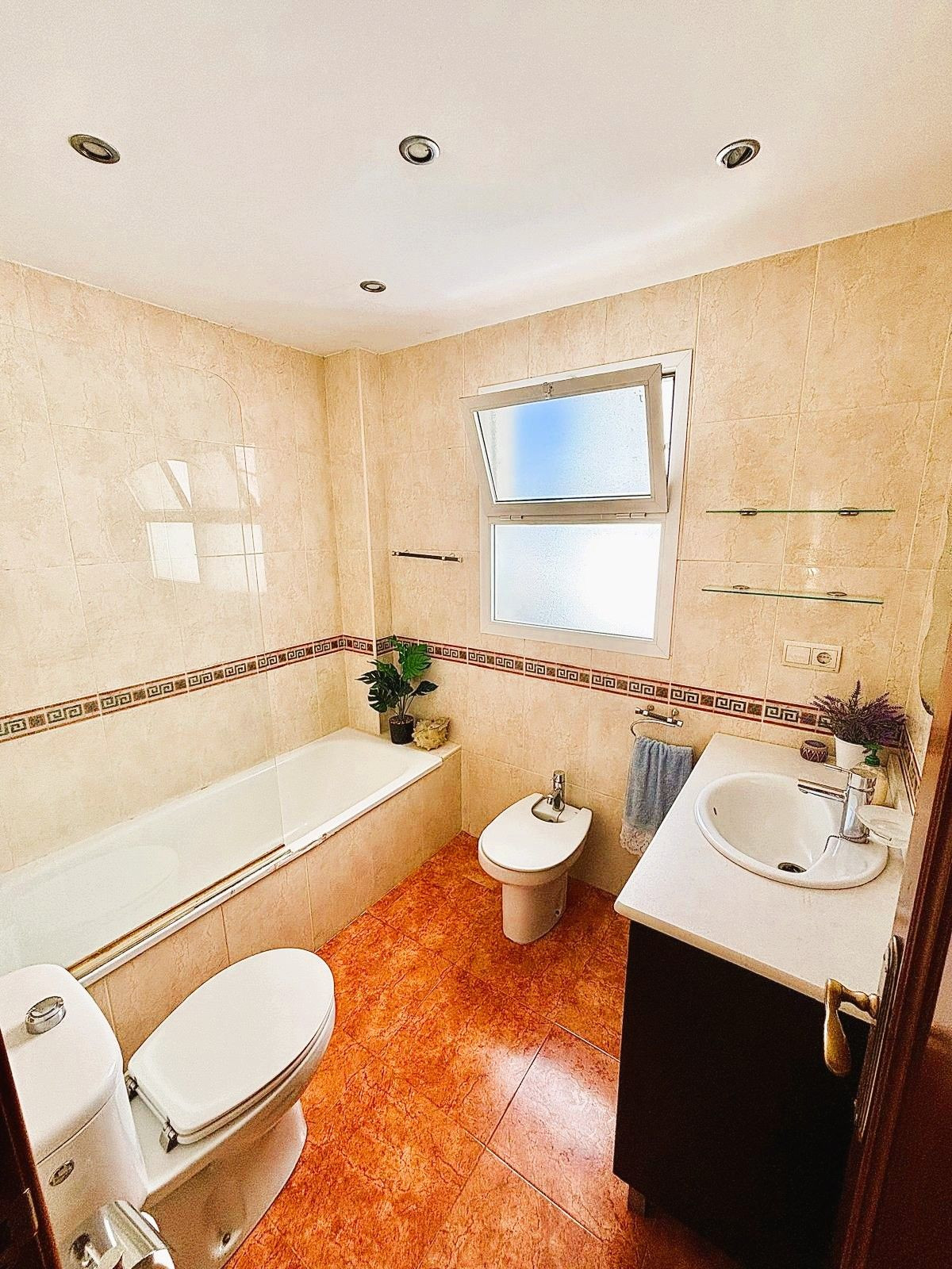 Magazijn te koop in Fuengirola | 2 slaapkamers H5457331