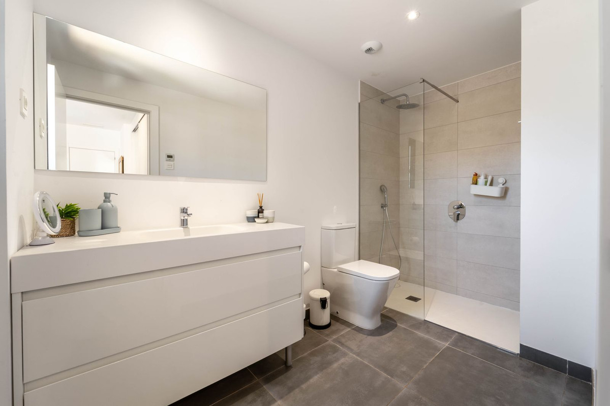 Appartement te koop in Fuengirola | 2 slaapkamers H5467978