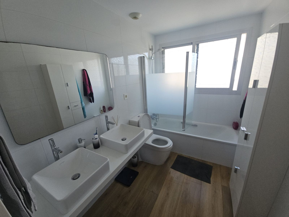 Appartement te koop in Fuengirola | 2 slaapkamers H5486077