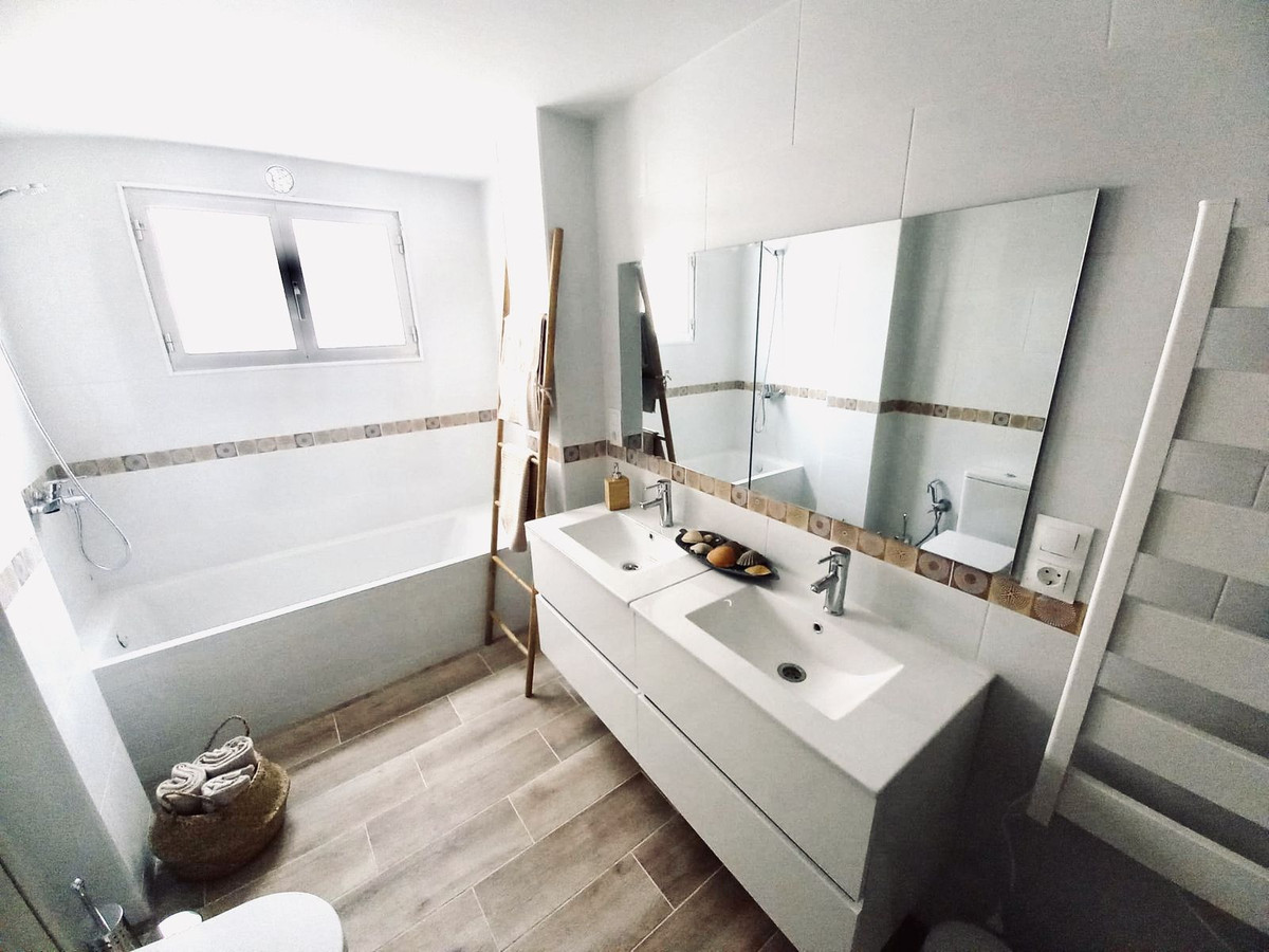 Appartement te koop in Fuengirola | 4 slaapkamers H5500498