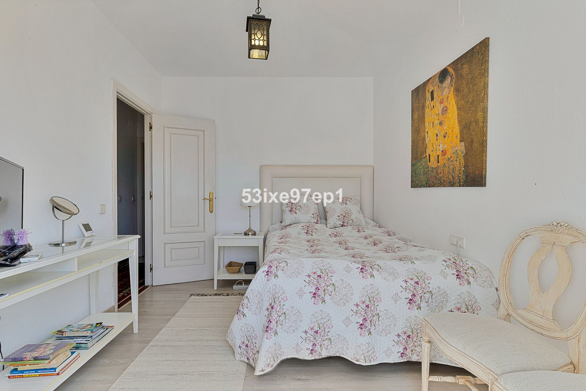 Appartement te koop in Fuengirola | 4 slaapkamers H5524129