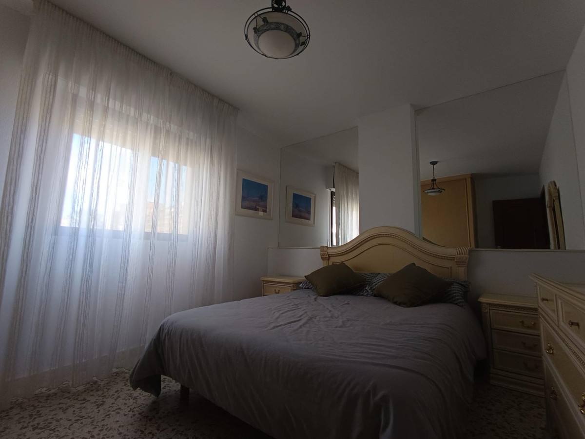 Appartement te koop in Fuengirola | 4 slaapkamers H5524468