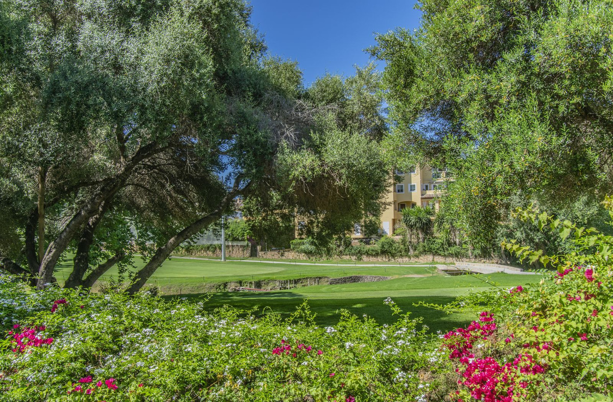 Appartement te koop in Guadalmina Alta | 2 slaapkamers H4766056