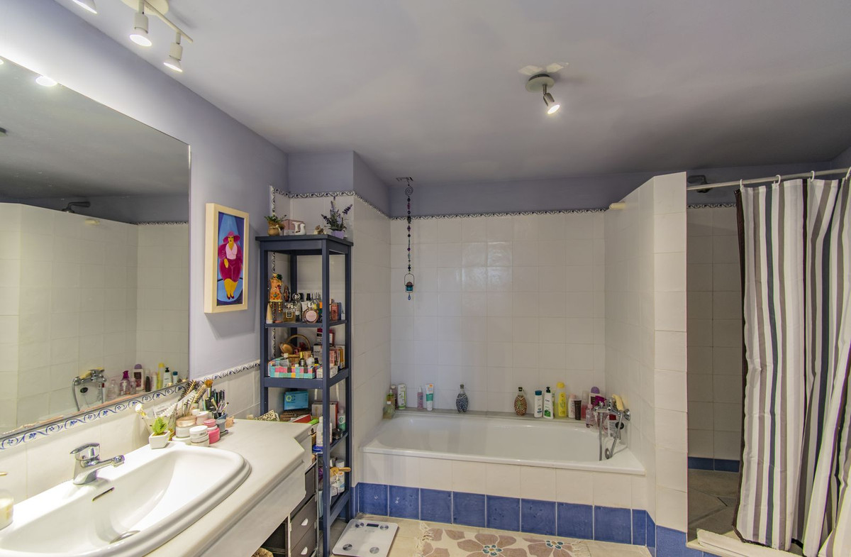 Appartement te koop in Guadalmina Alta | 2 slaapkamers H4766056