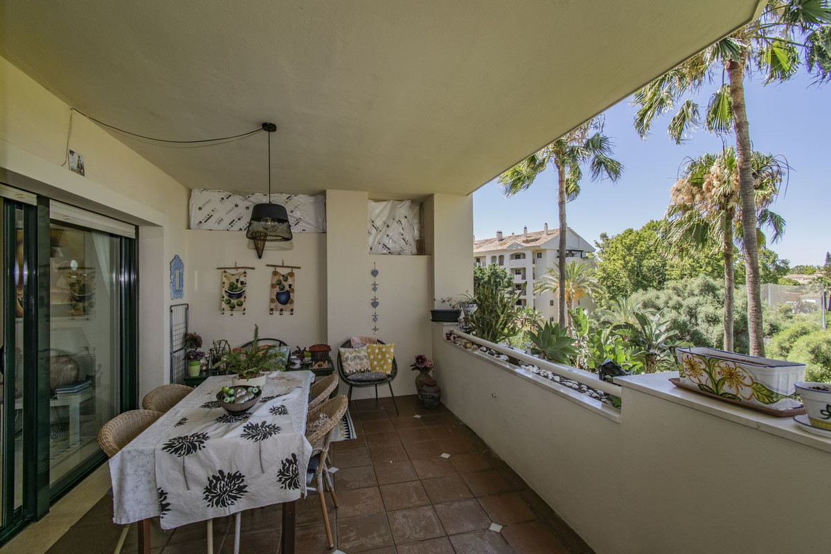 Appartement te koop in Guadalmina Alta | 2 slaapkamers H4766056