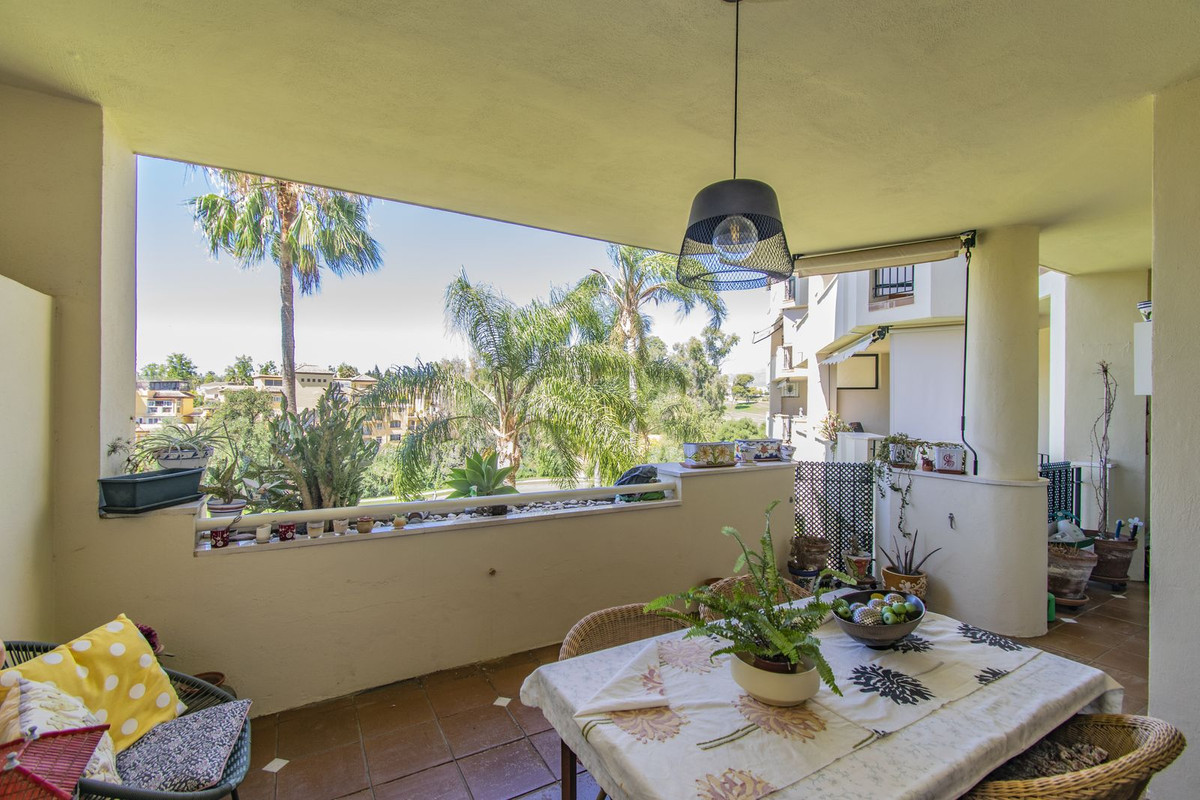 Appartement te koop in Guadalmina Alta | 2 slaapkamers H4766056