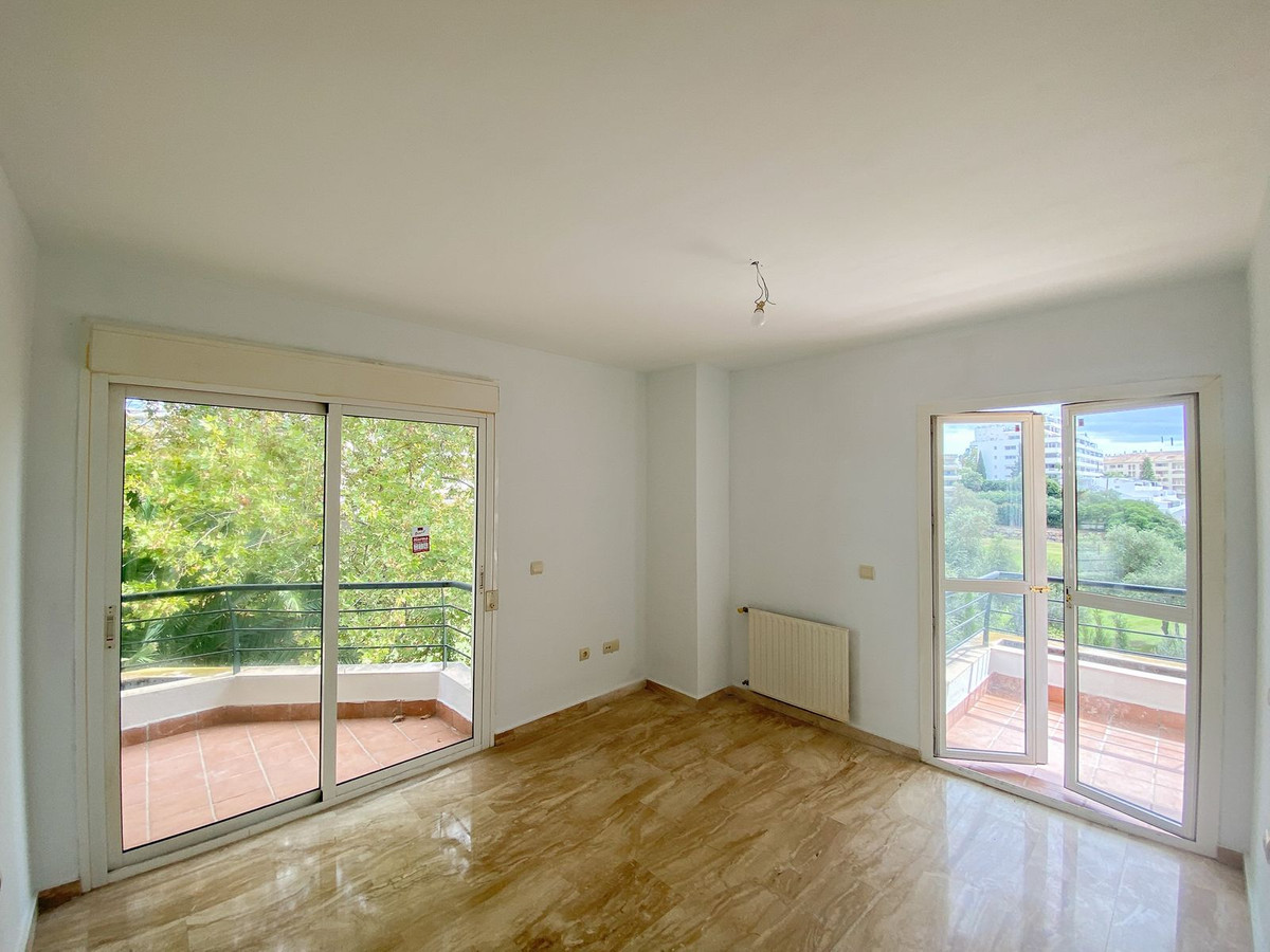 Tussenverdieping Appartement in Guadalmina Alta-11