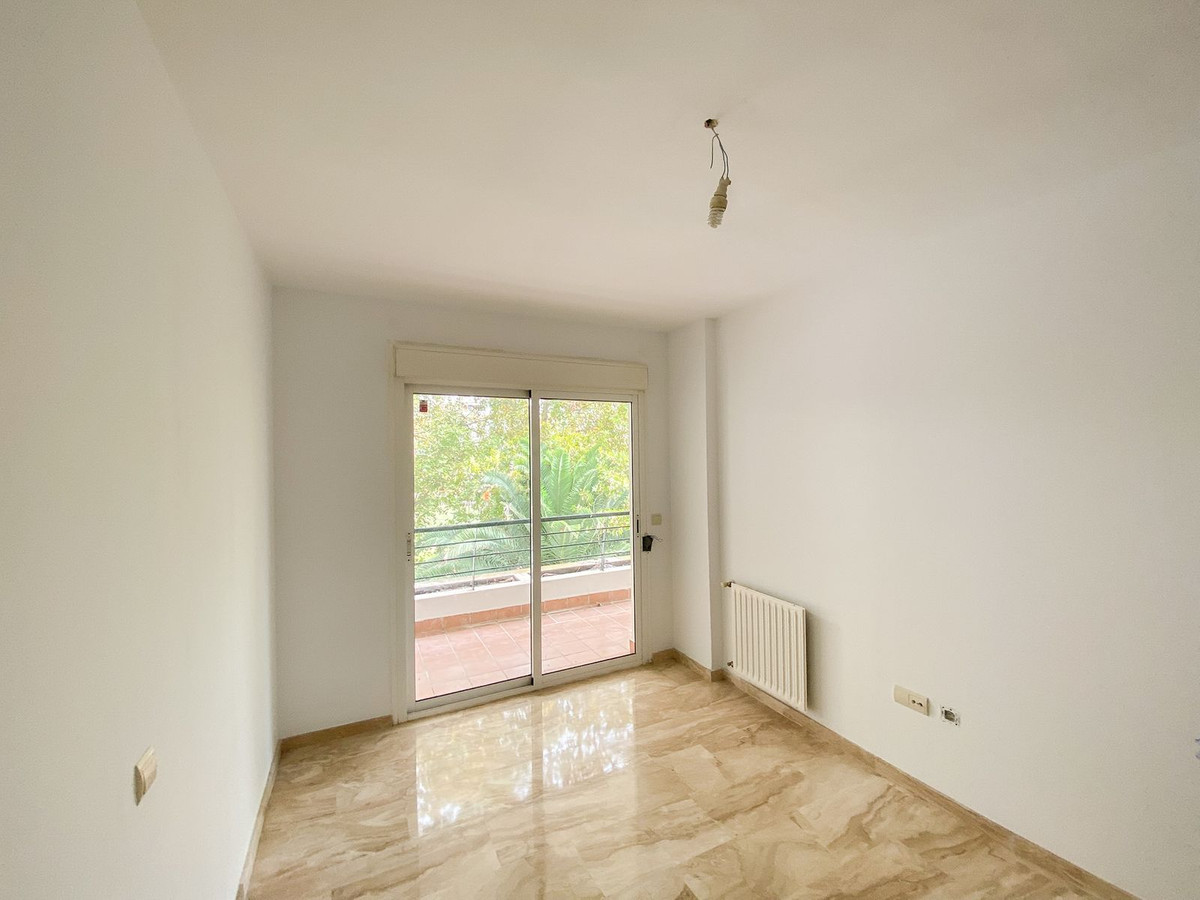 Tussenverdieping Appartement in Guadalmina Alta-14