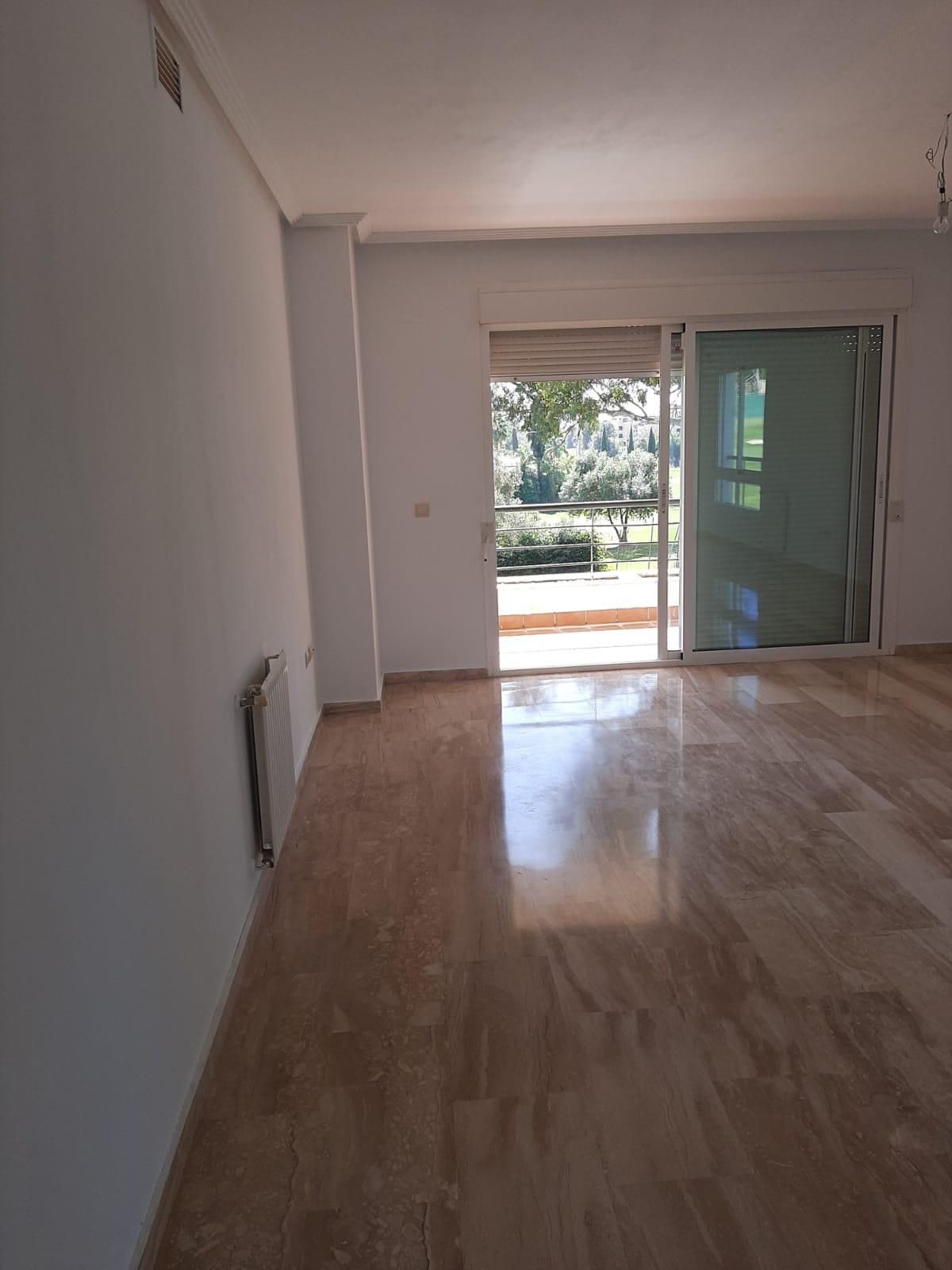 Tussenverdieping Appartement in Guadalmina Alta-16