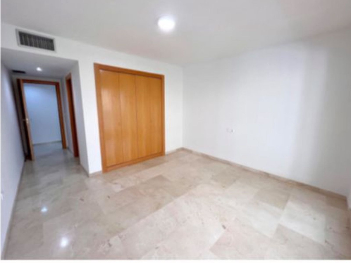 Tussenverdieping Appartement in Guadalmina Alta-9