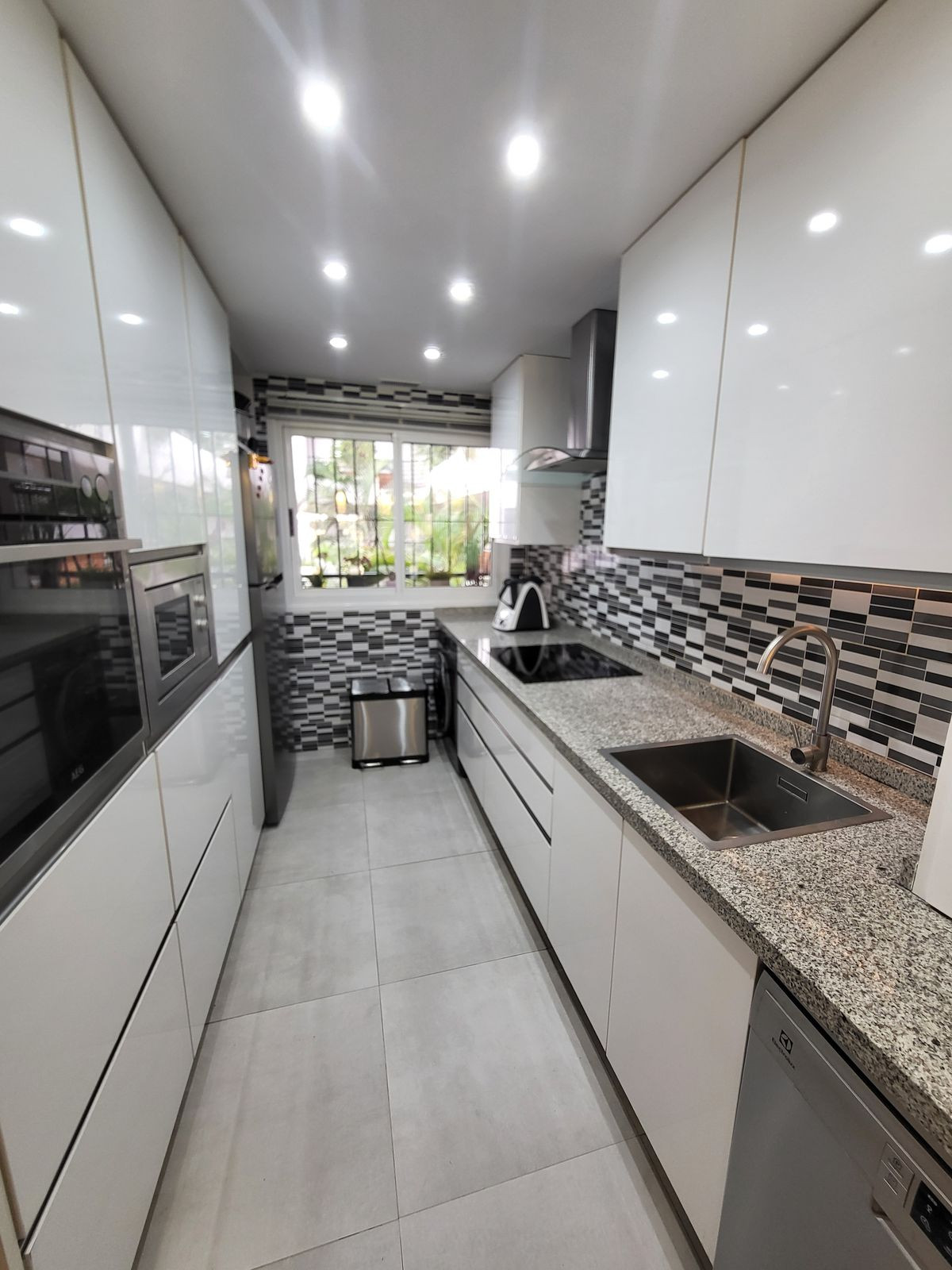 Tussenverdieping Appartement in Guadalmina Alta-8