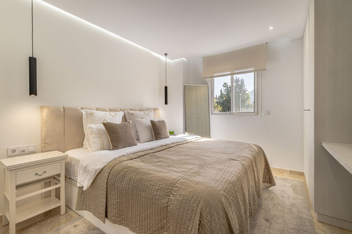 Tussenverdieping Appartement in Guadalmina Alta-9