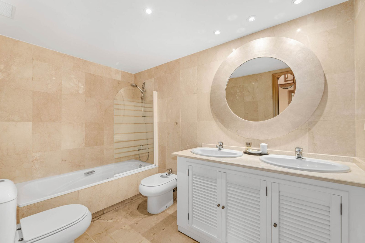 Appartement te koop in Guadalmina Alta | 3 slaapkamers H5020204