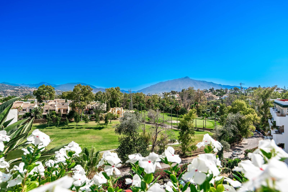 Appartement te koop in Guadalmina Alta | 3 slaapkamers H5020204