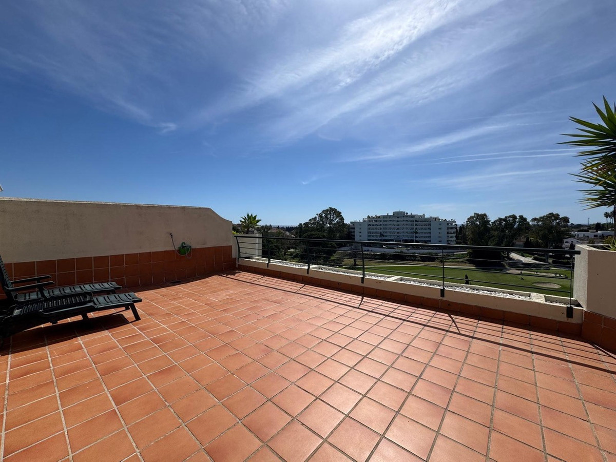 Penthouse Duplex in Guadalmina Alta-11