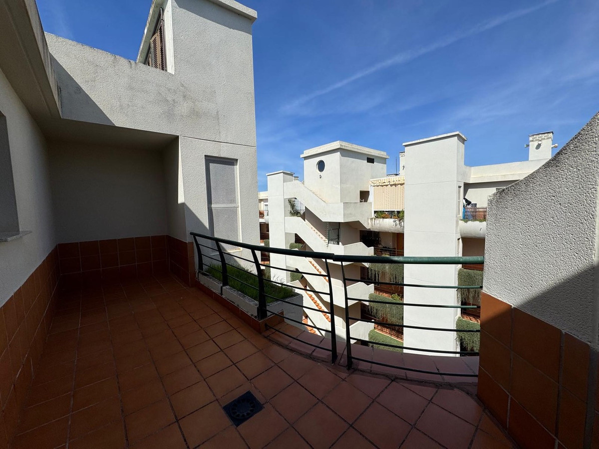 Penthouse Duplex in Guadalmina Alta-12
