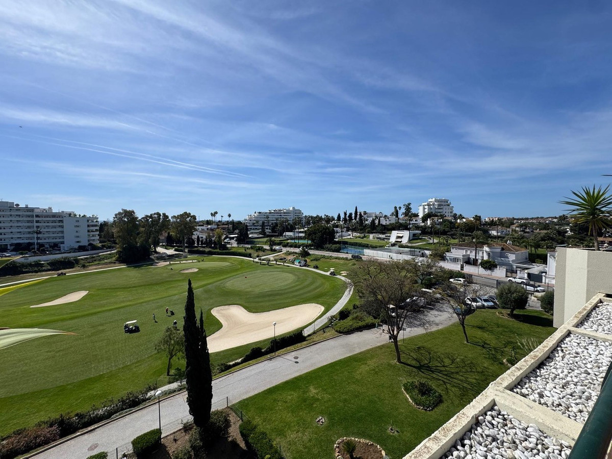 Penthouse Duplex in Guadalmina Alta-13