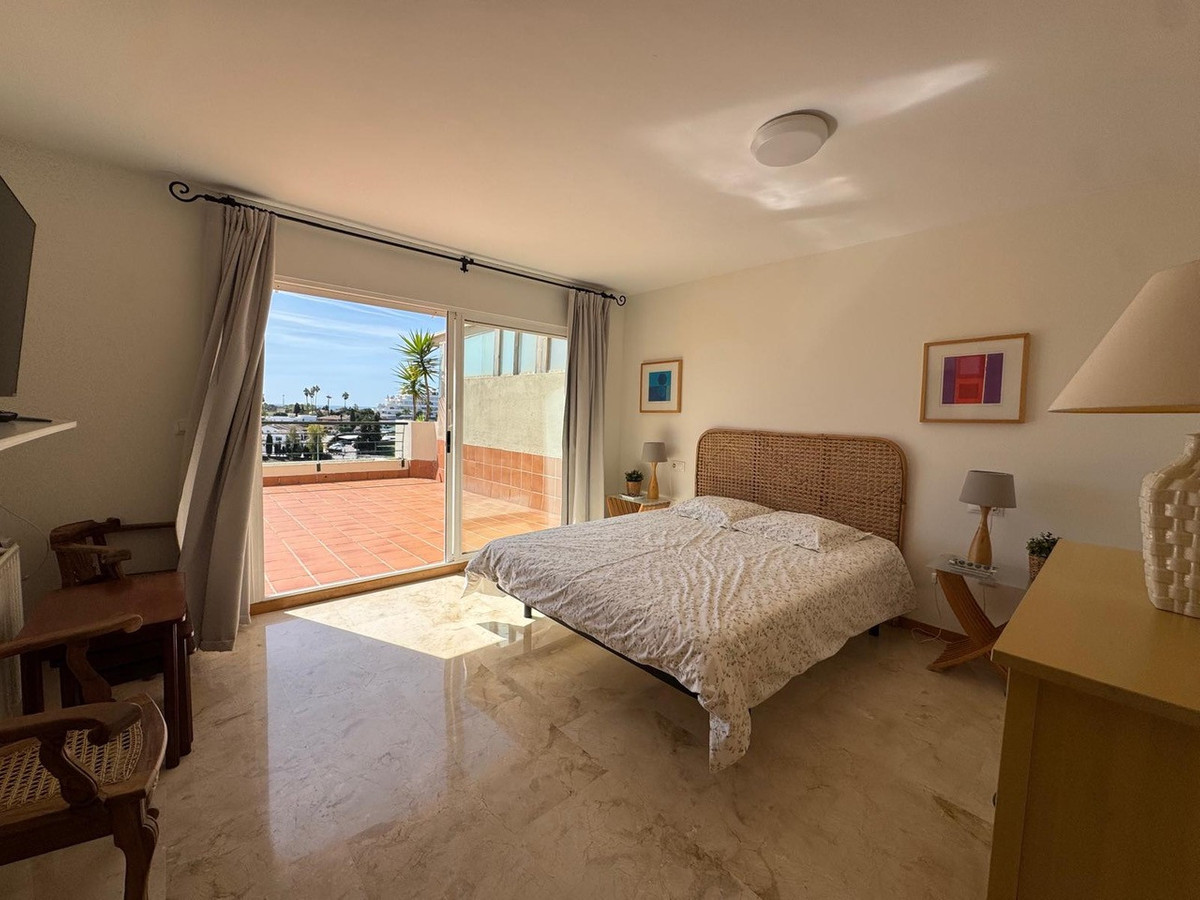 Penthouse Duplex in Guadalmina Alta-5