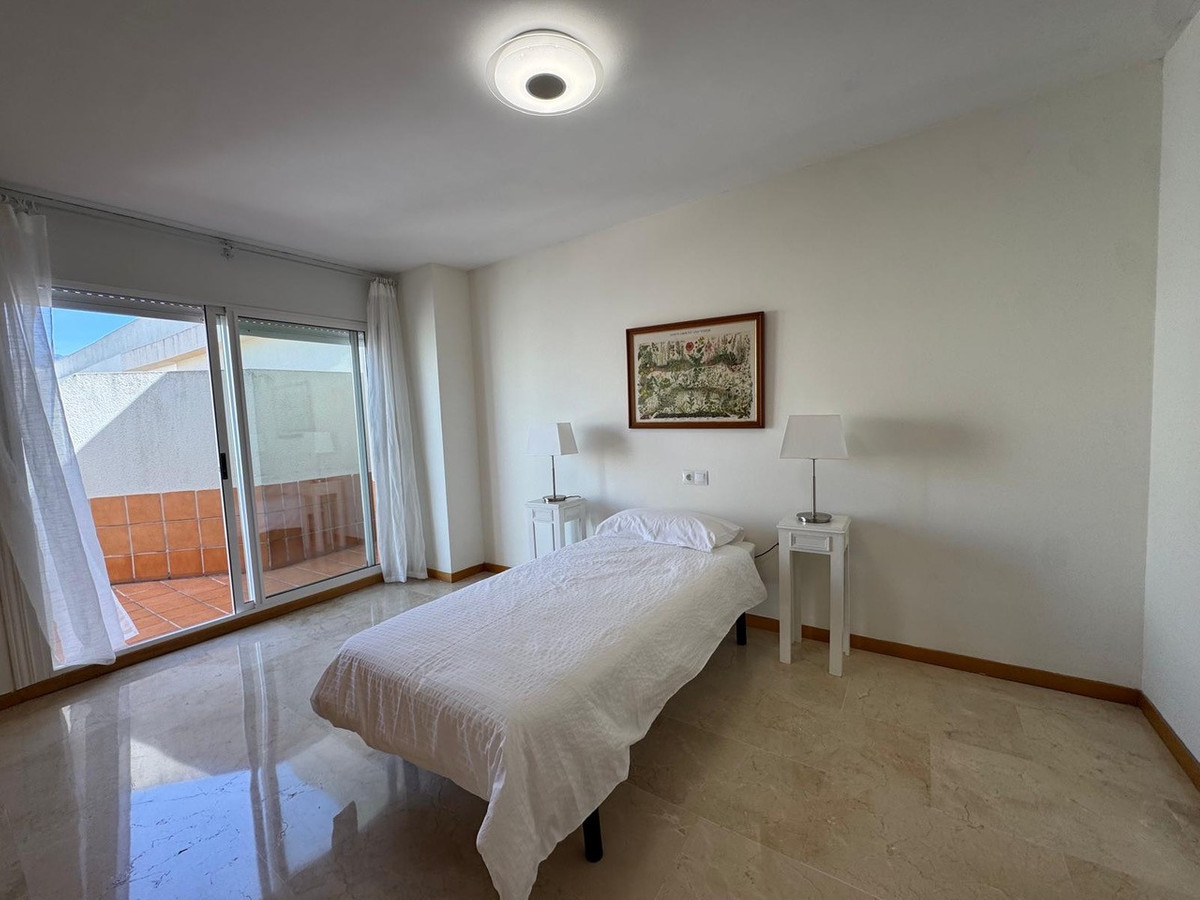 Penthouse Duplex in Guadalmina Alta-9