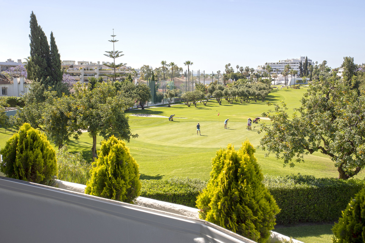 Appartement te koop in Guadalmina Alta | 2 slaapkamers H5064214