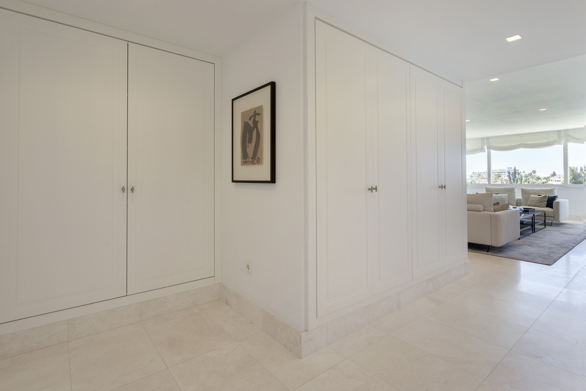 Appartement te koop in Guadalmina Alta | 2 slaapkamers H5064214