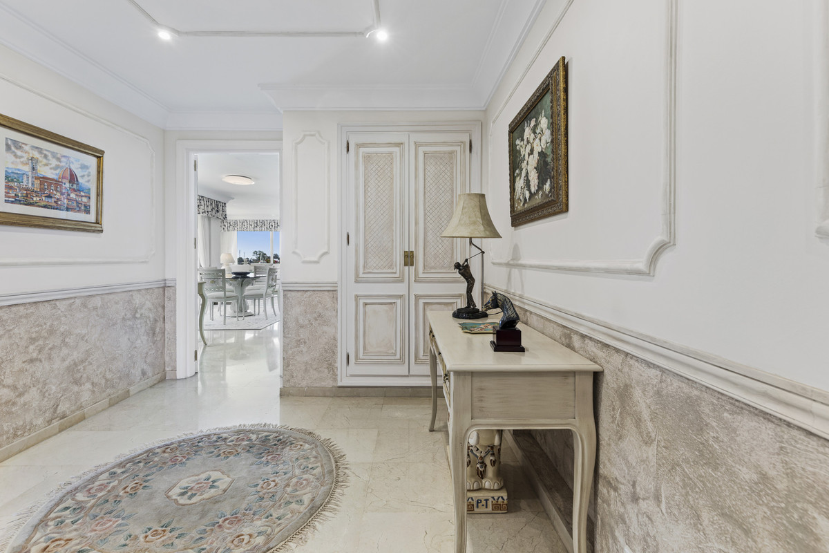 Appartement te koop in Guadalmina Alta | 3 slaapkamers H5117146