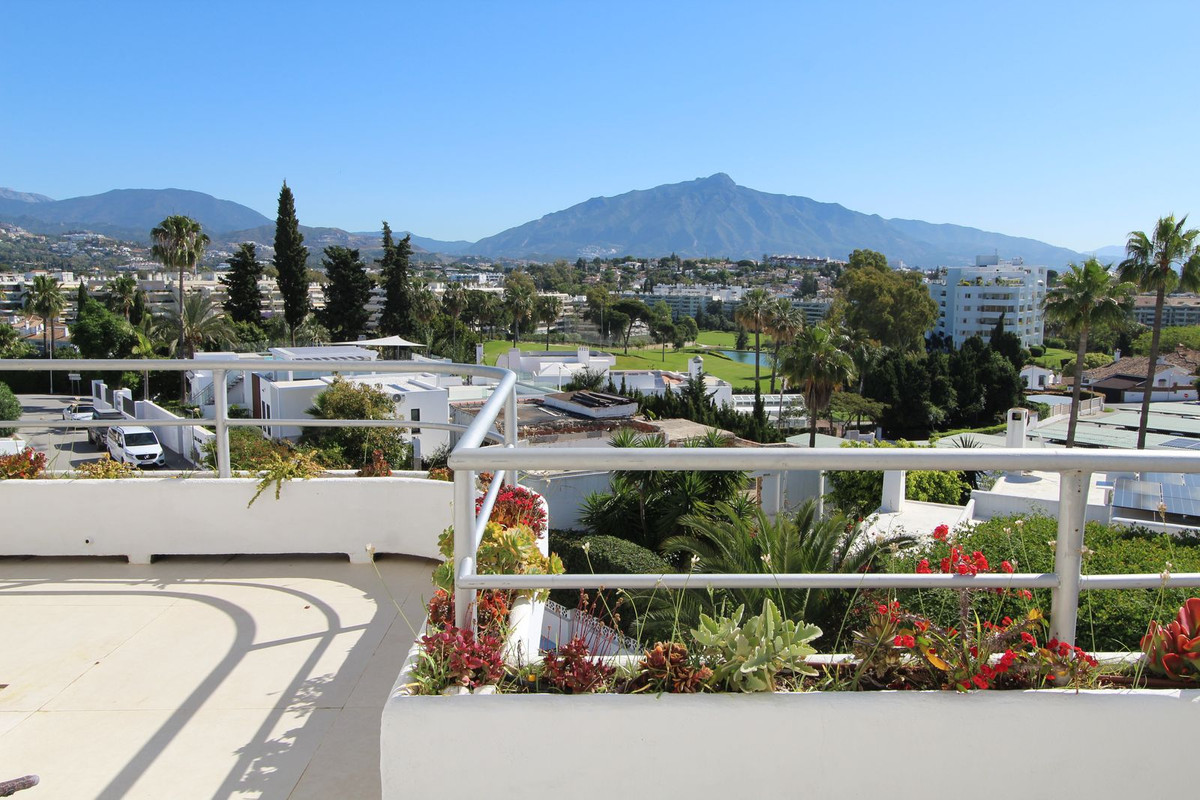 Appartement te koop in Guadalmina Alta | 3 slaapkamers H5134720
