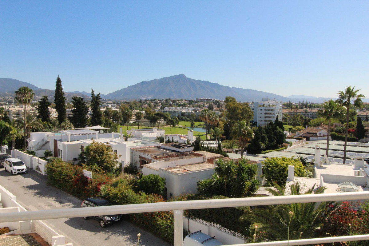 Appartement te koop in Guadalmina Alta | 3 slaapkamers H5134720