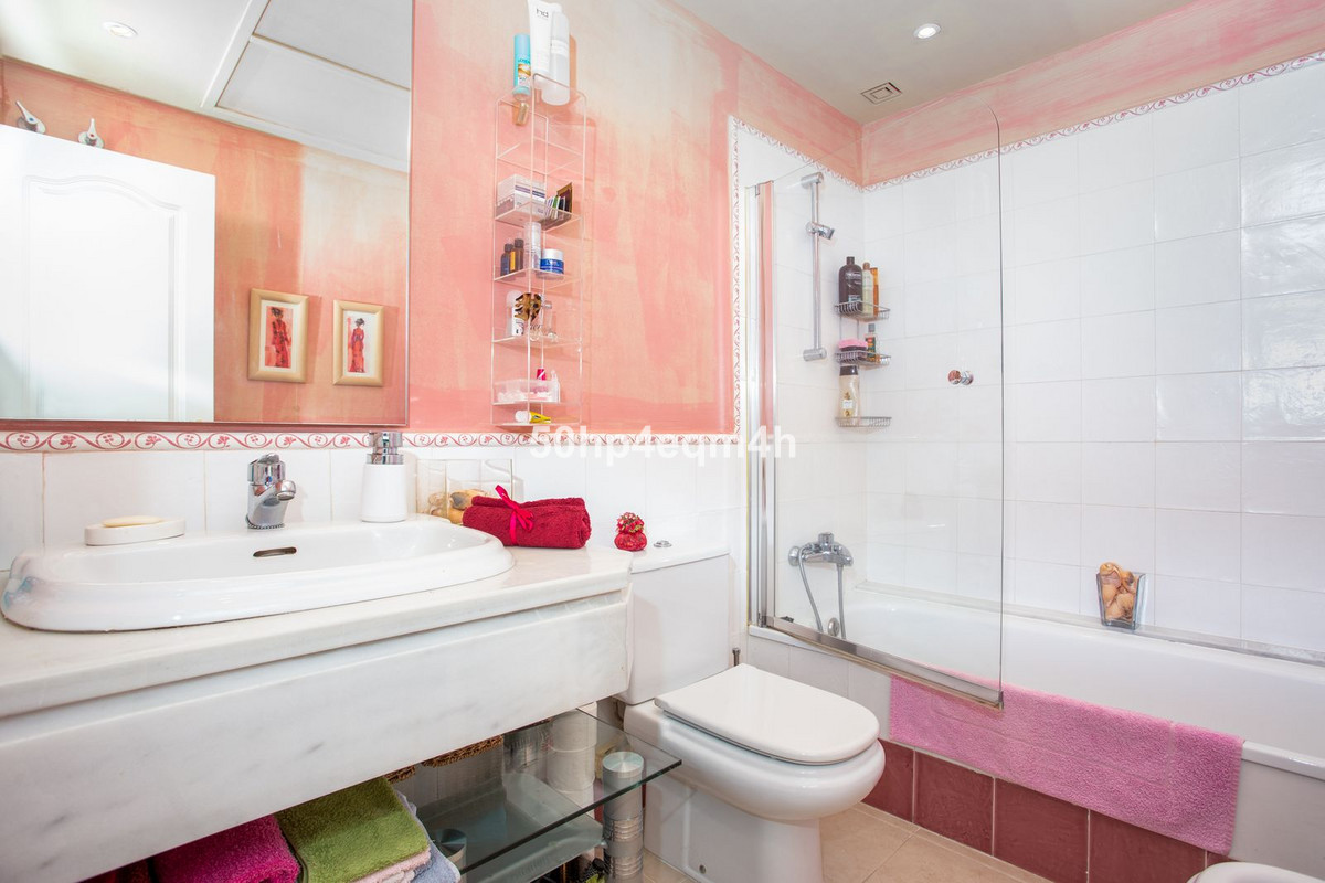 Appartement te koop in Guadalmina Alta | 2 slaapkamers H5251183