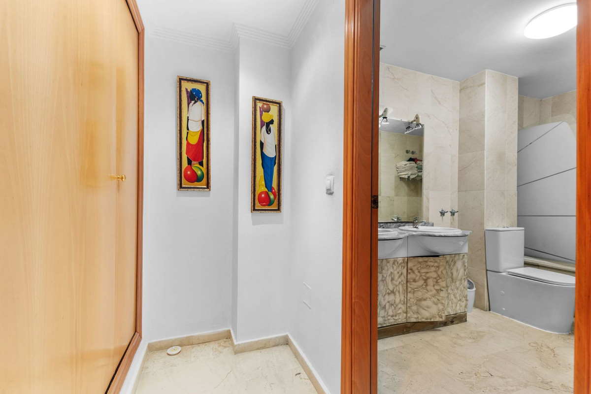 Appartement te koop in Guadalmina Alta | 2 slaapkamers H5288629