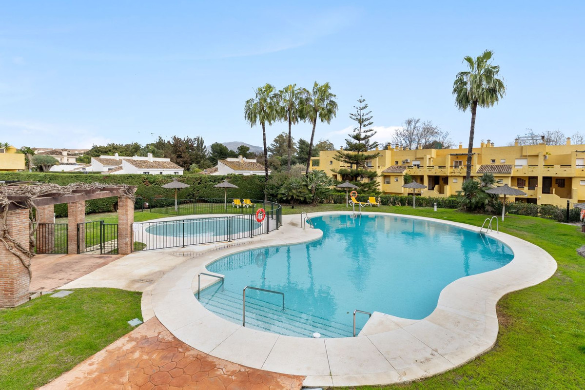 Appartement te koop in Guadalmina Alta | 2 slaapkamers H5288629