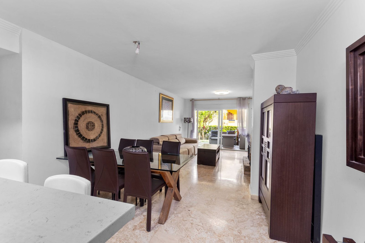 Appartement te koop in Guadalmina Alta | 2 slaapkamers H5288629