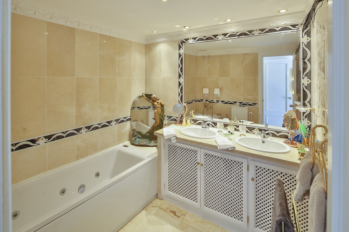 Appartement te koop in Guadalmina Alta | 3 slaapkamers H5305237