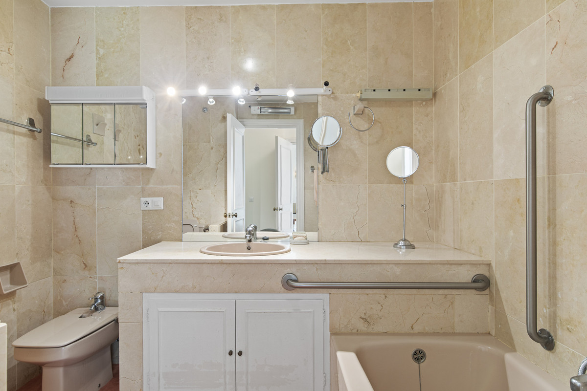 Appartement te koop in Guadalmina Alta | 2 slaapkamers H5319040