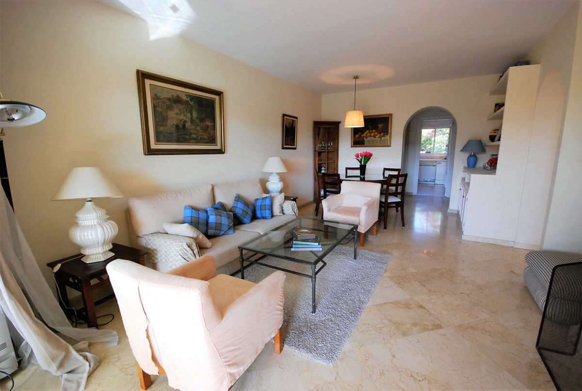 Appartement te koop in Guadalmina Alta | 2 slaapkamers H5325799